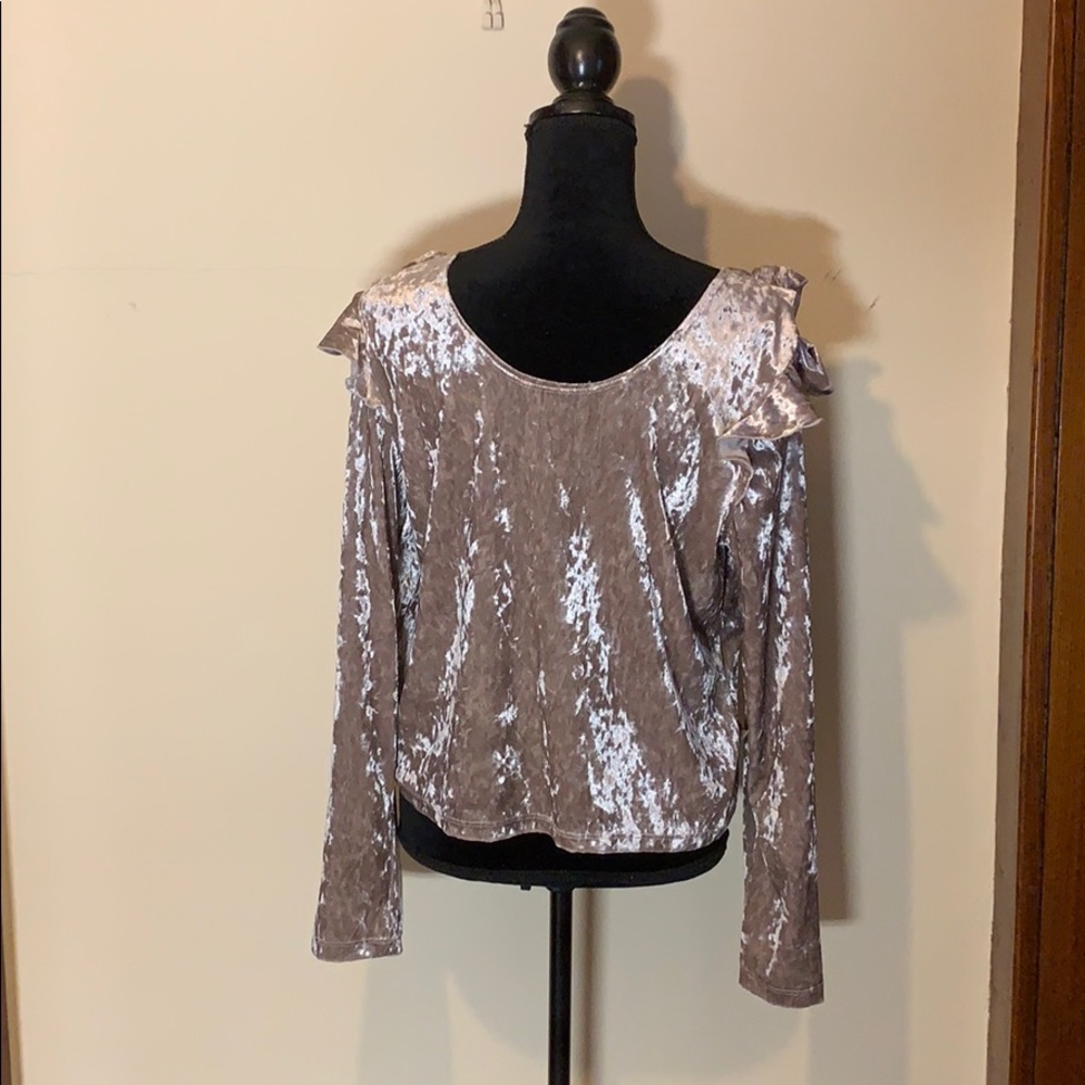 Stone crushed velvet ruffled top Vanity Room, M - Picture 4 of 4